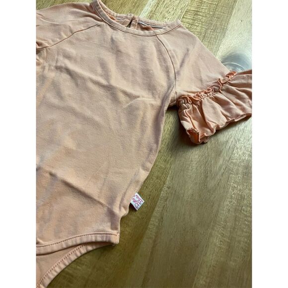 RuffleButts Girls Peach Flutter Sleeve Bodysuit Size 18-24M - Picture 2 of 4